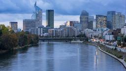 Courbevoie car hire