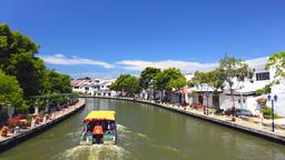 Hotels near Batu Berendum airport