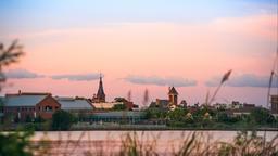 Hotels near New Bern Simmons Nott Airport