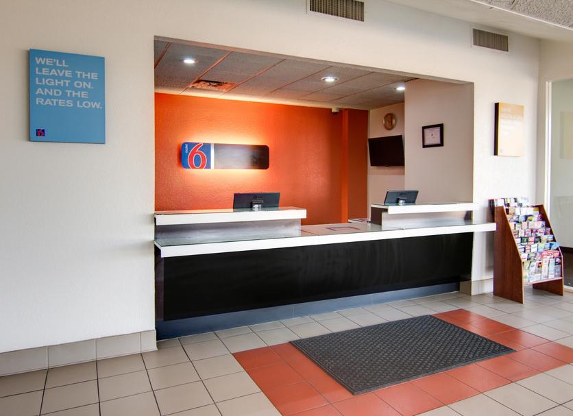 Front desk Photo