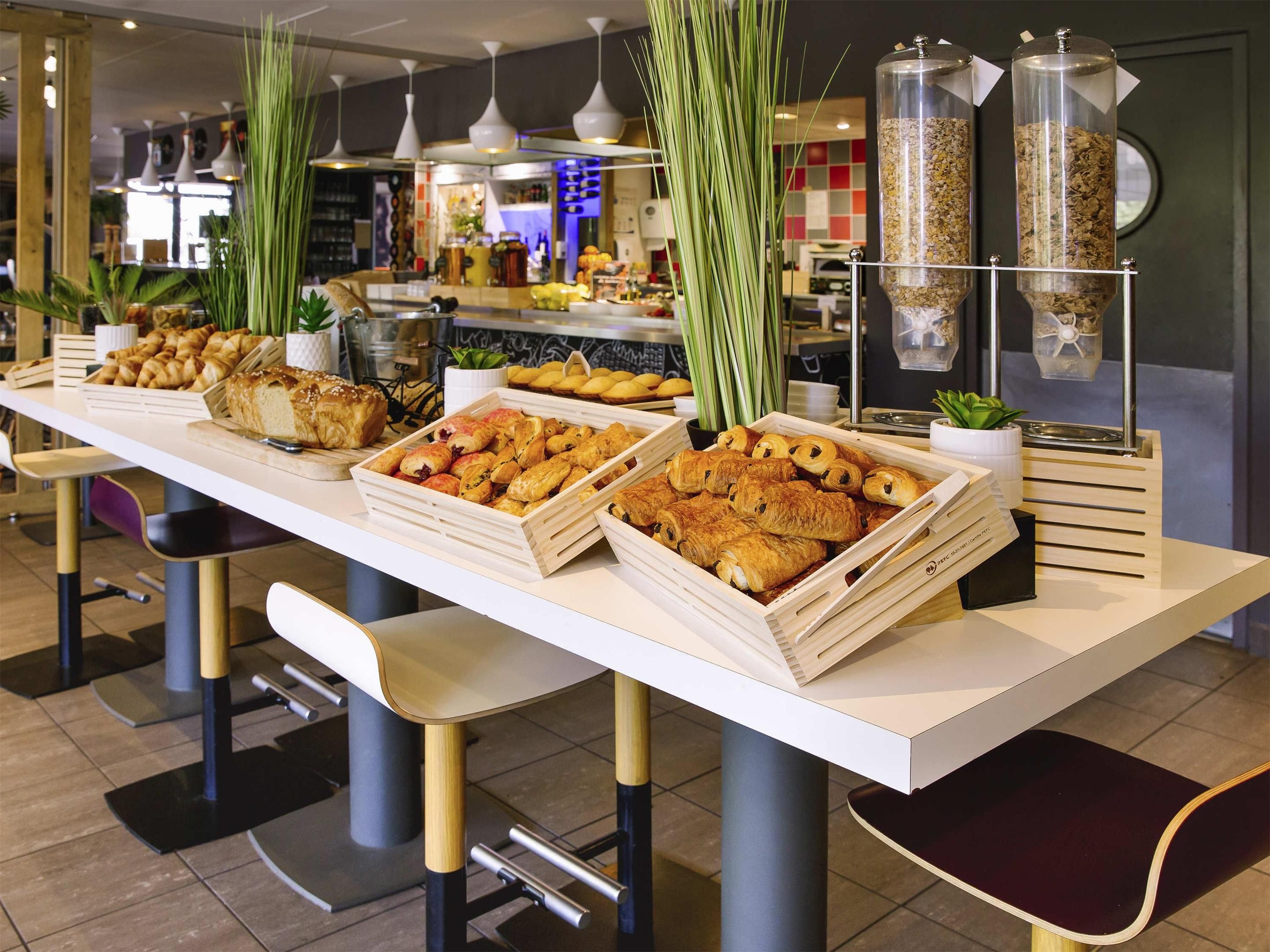 Buffet Photo