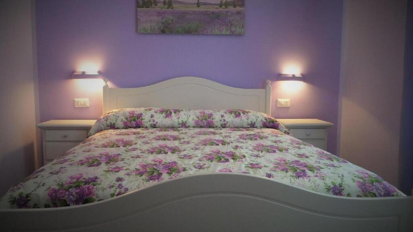 325 Rooms ai Fori