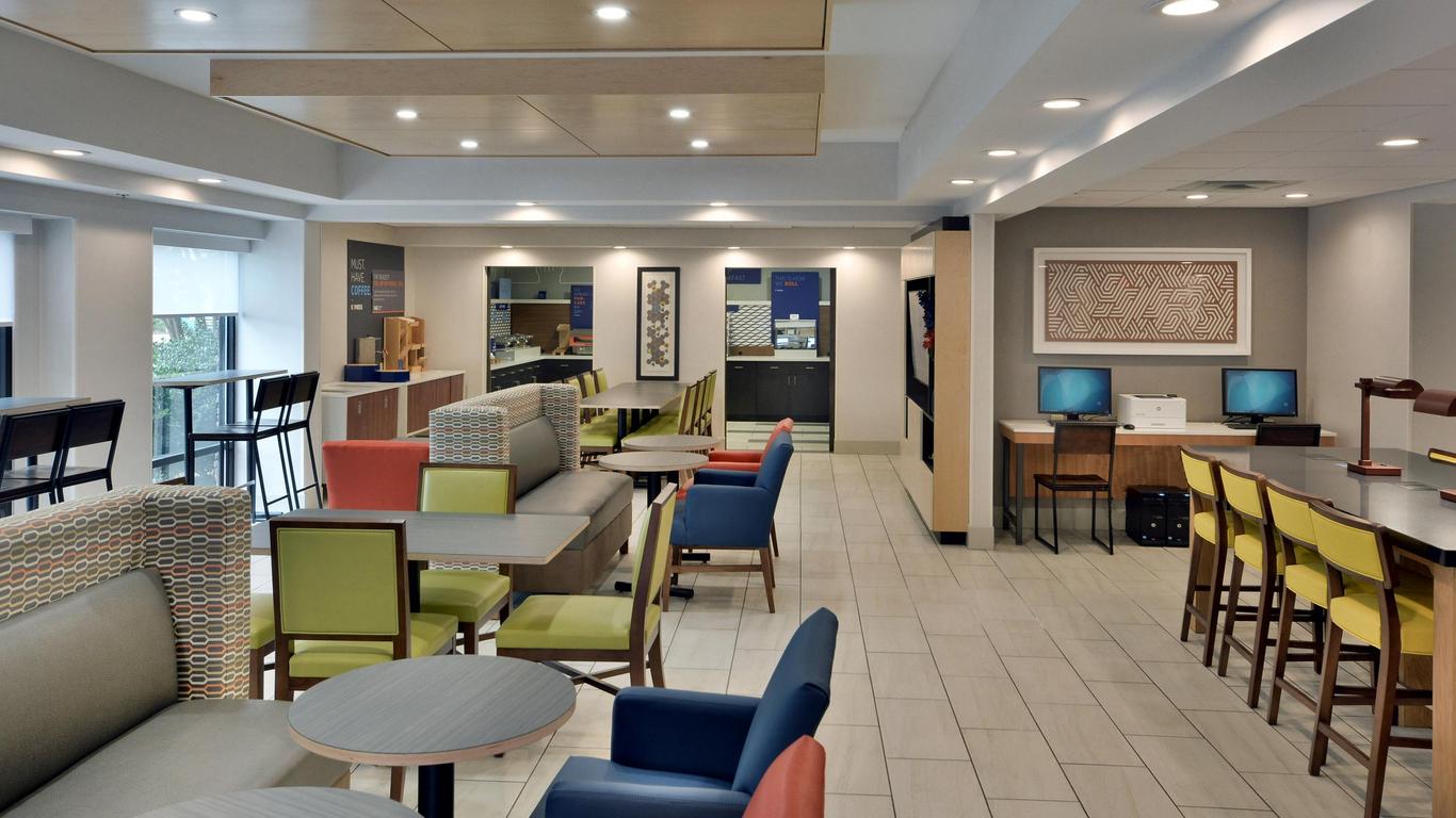 Holiday Inn Express Raleigh-Durham Airport
