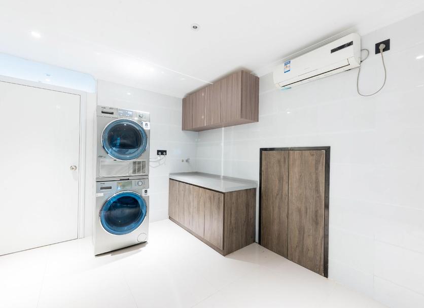 Laundry facility Photo