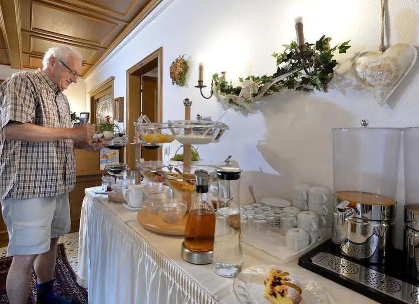 Buffet Photo