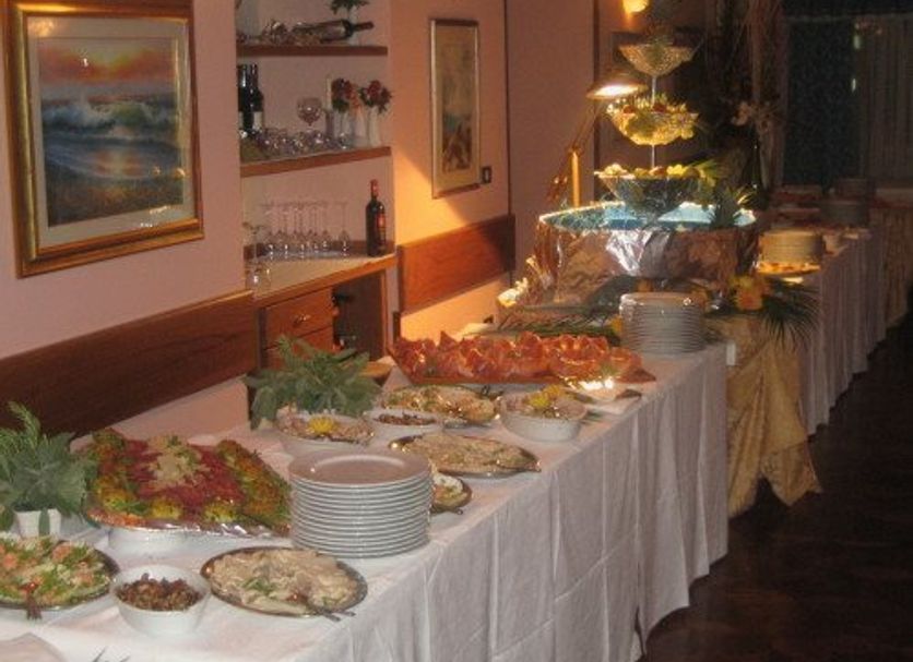 Buffet Photo