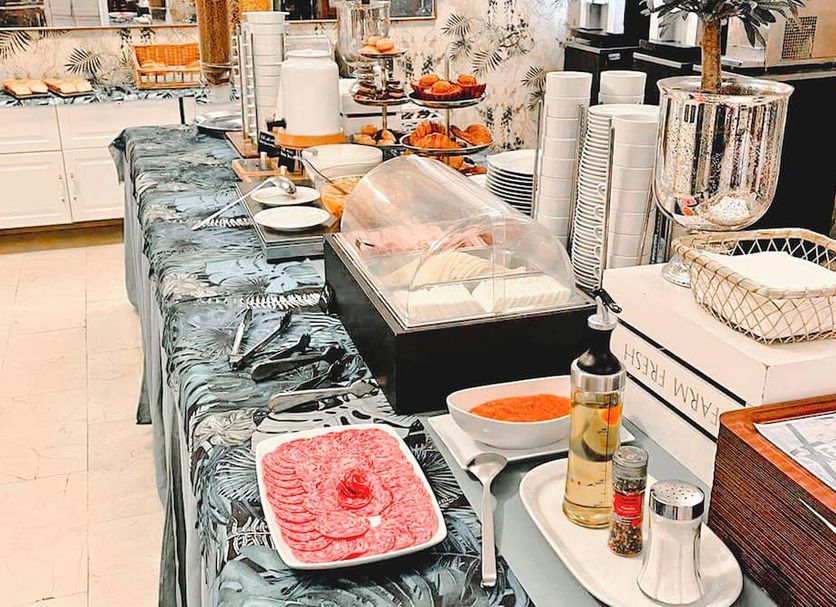Buffet Photo