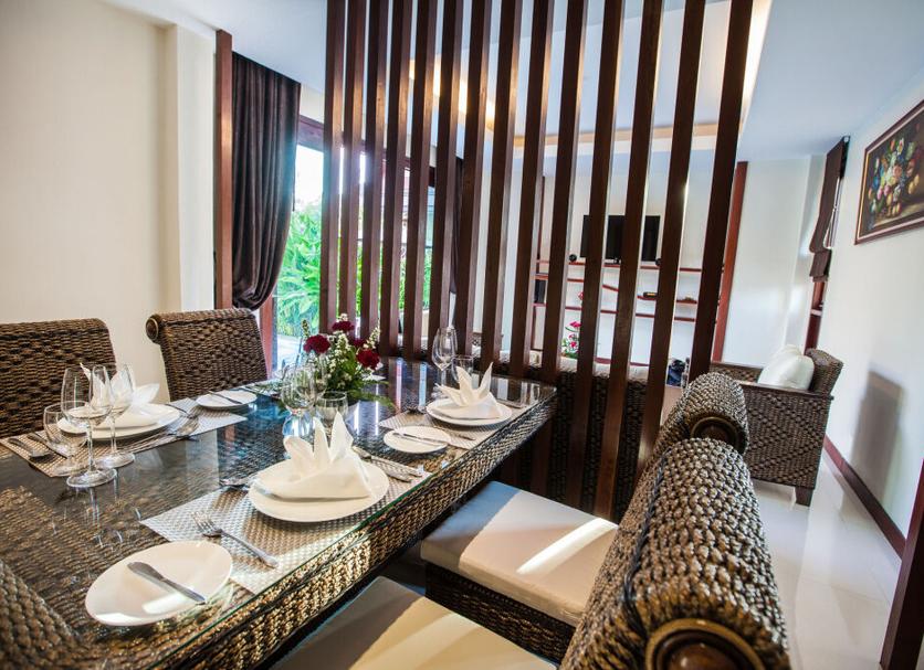 Dining room Photo