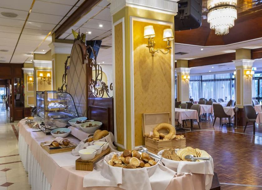 Buffet Photo