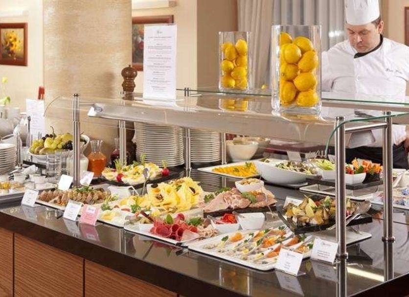 Buffet Photo
