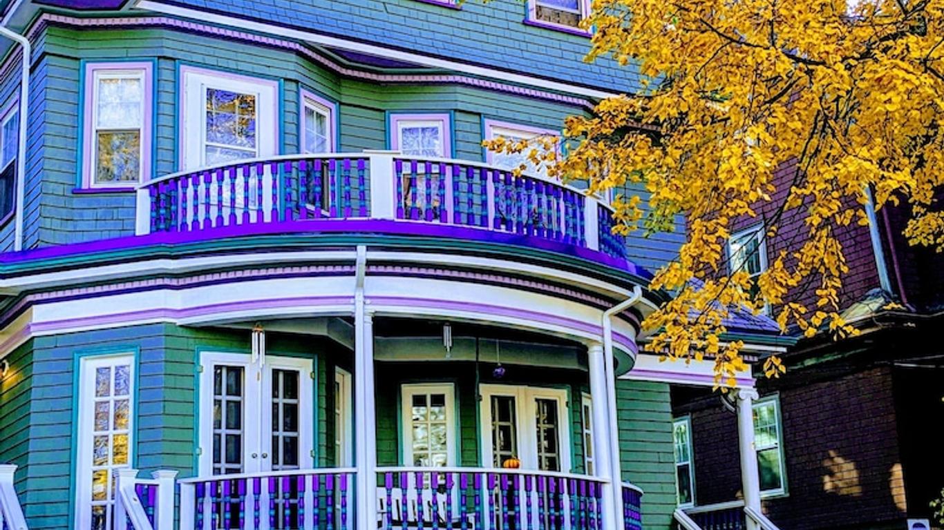 The Coolidge Corner Guest House: A Brookline Bed and Breakfast