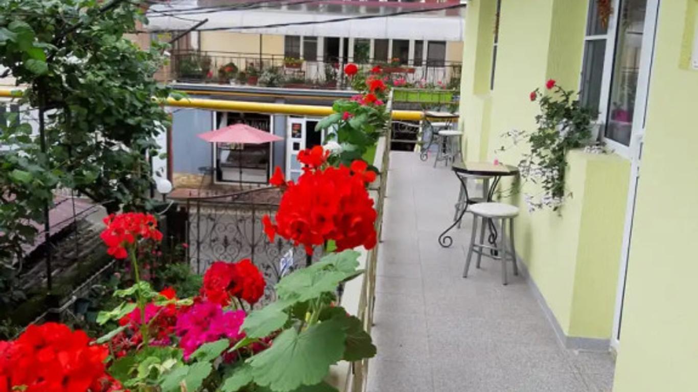 Uyut Hotel