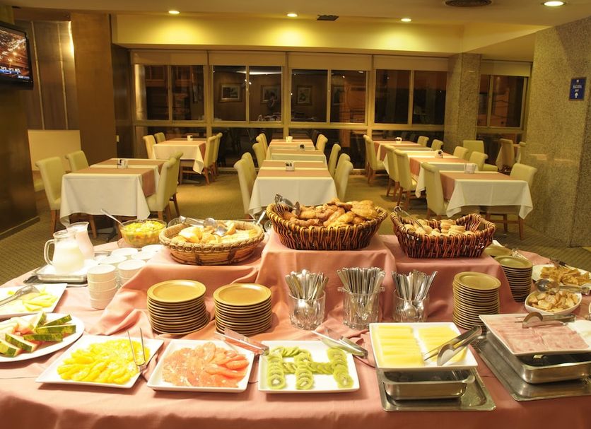 Buffet Photo