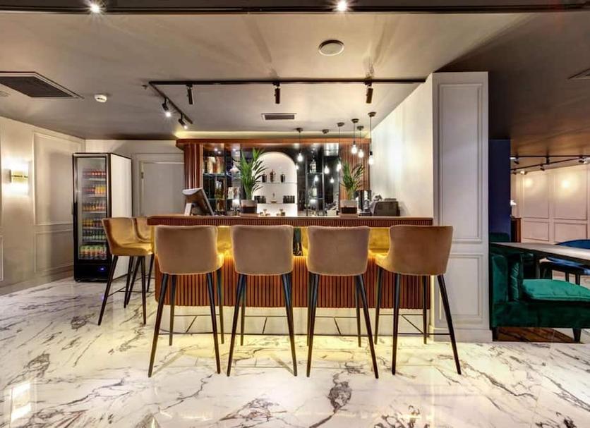 Bar Photo