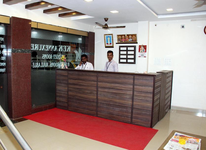 Front desk Photo