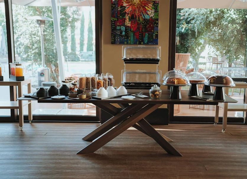 Buffet Photo