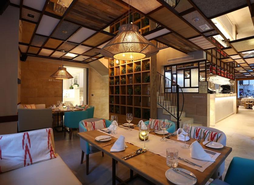 Restaurant Photo