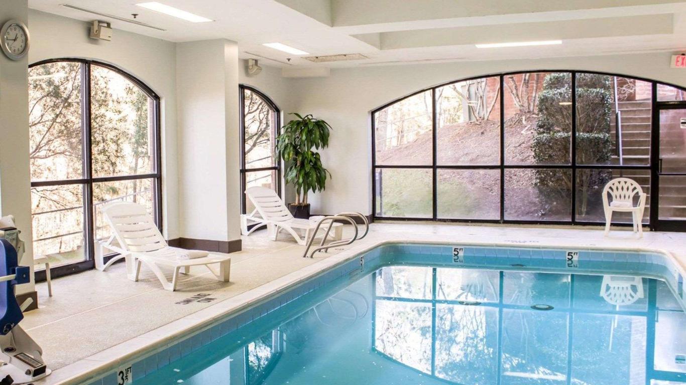 Comfort Suites Regency Park