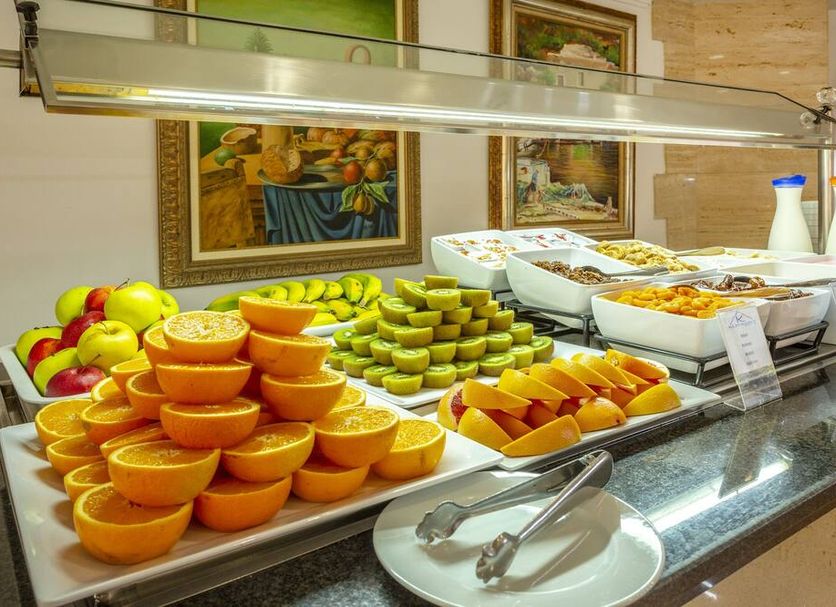 Buffet Photo