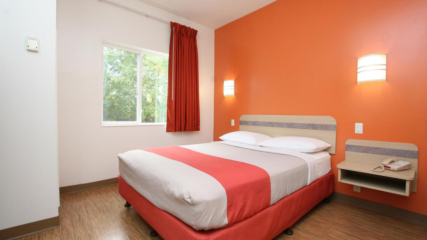 Motel 6 Burlington - Colchester