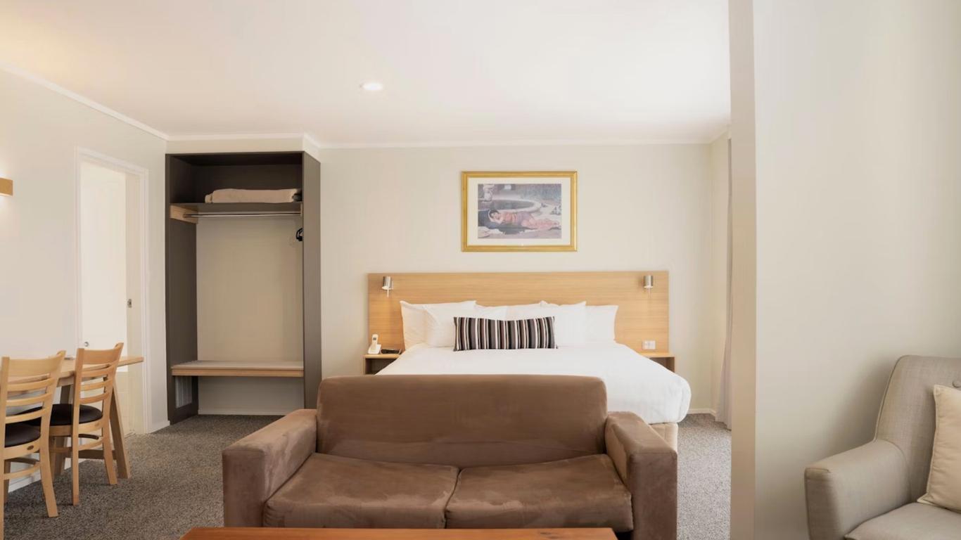 Posthouse Motor Lodge