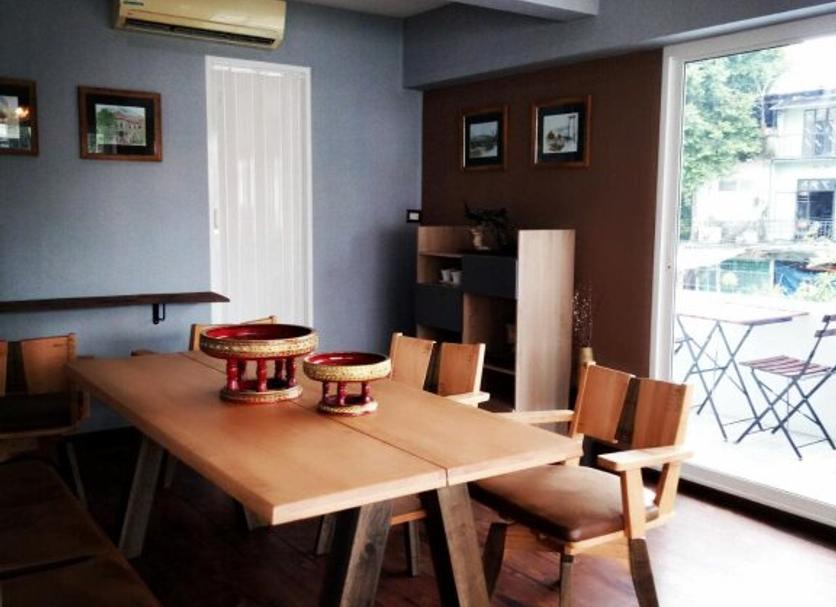 Dining room Photo