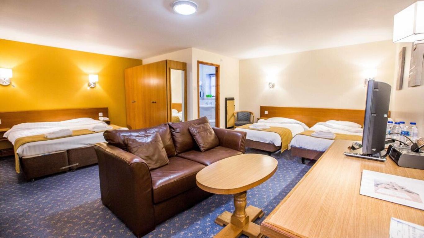 Tollgate Hotel & Leisure