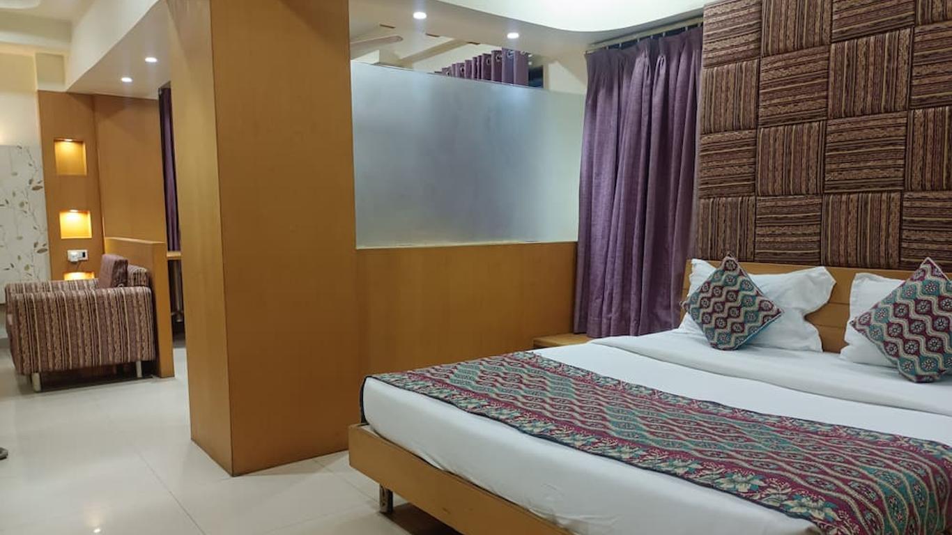 Capital O 62303 Hotel Apna Palace
