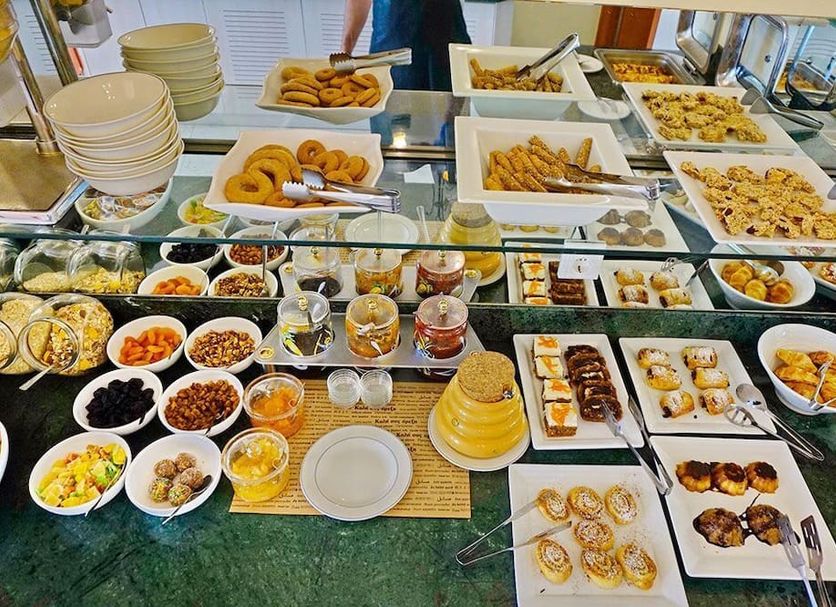 Buffet Photo