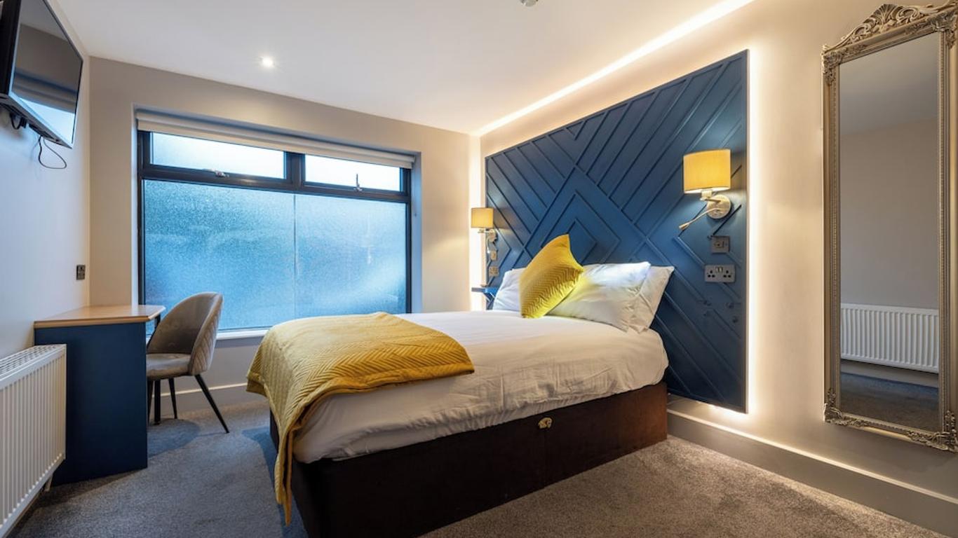 Ewings Bar & Self-Catering Accommodation