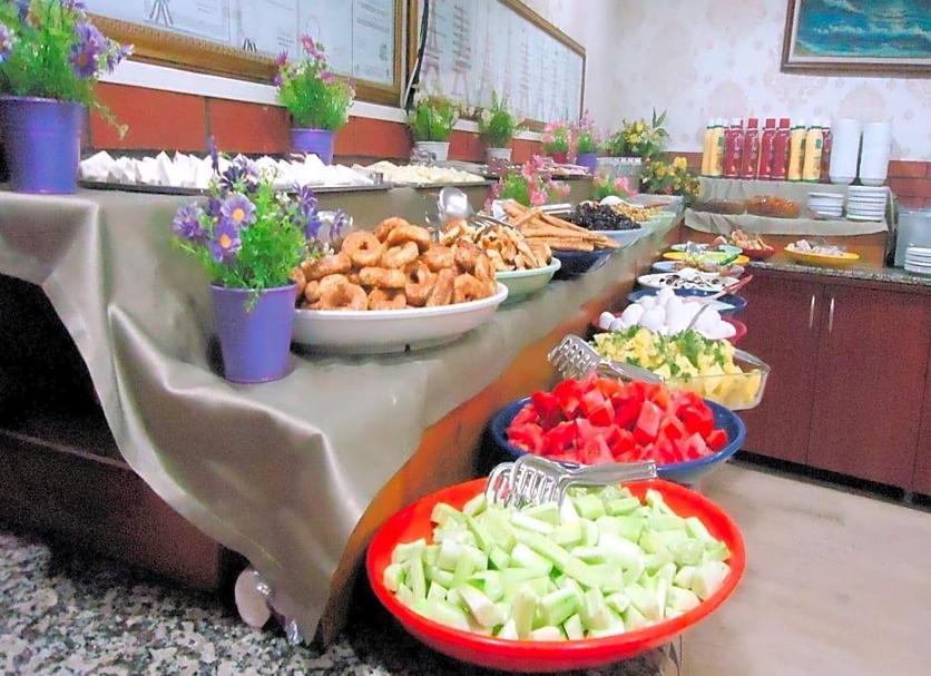 Buffet Photo
