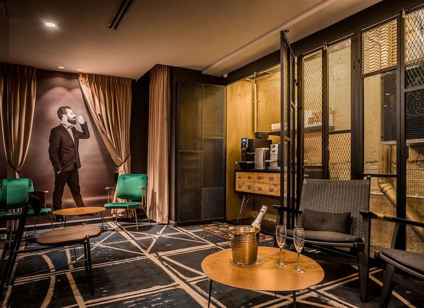 Lounge Photo