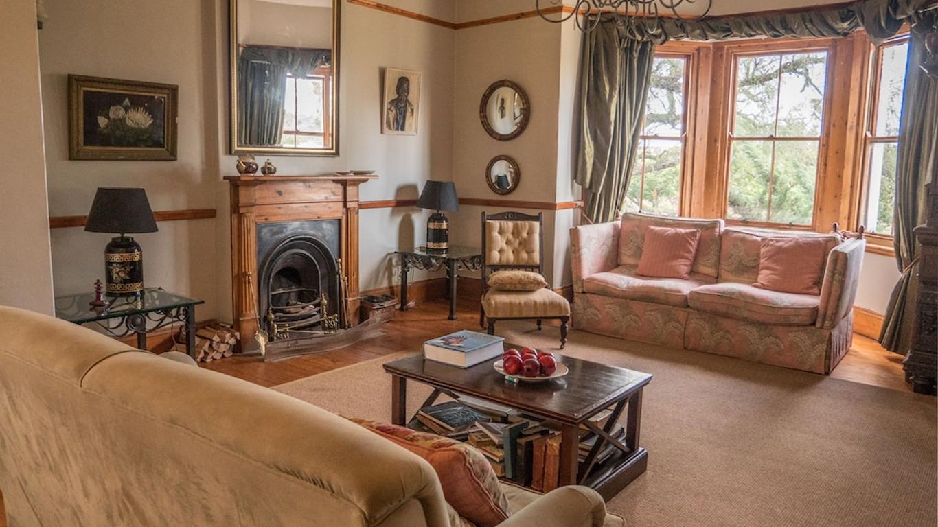 Leeuwenbosch Shearers Lodge - Amakhala Game Reserve