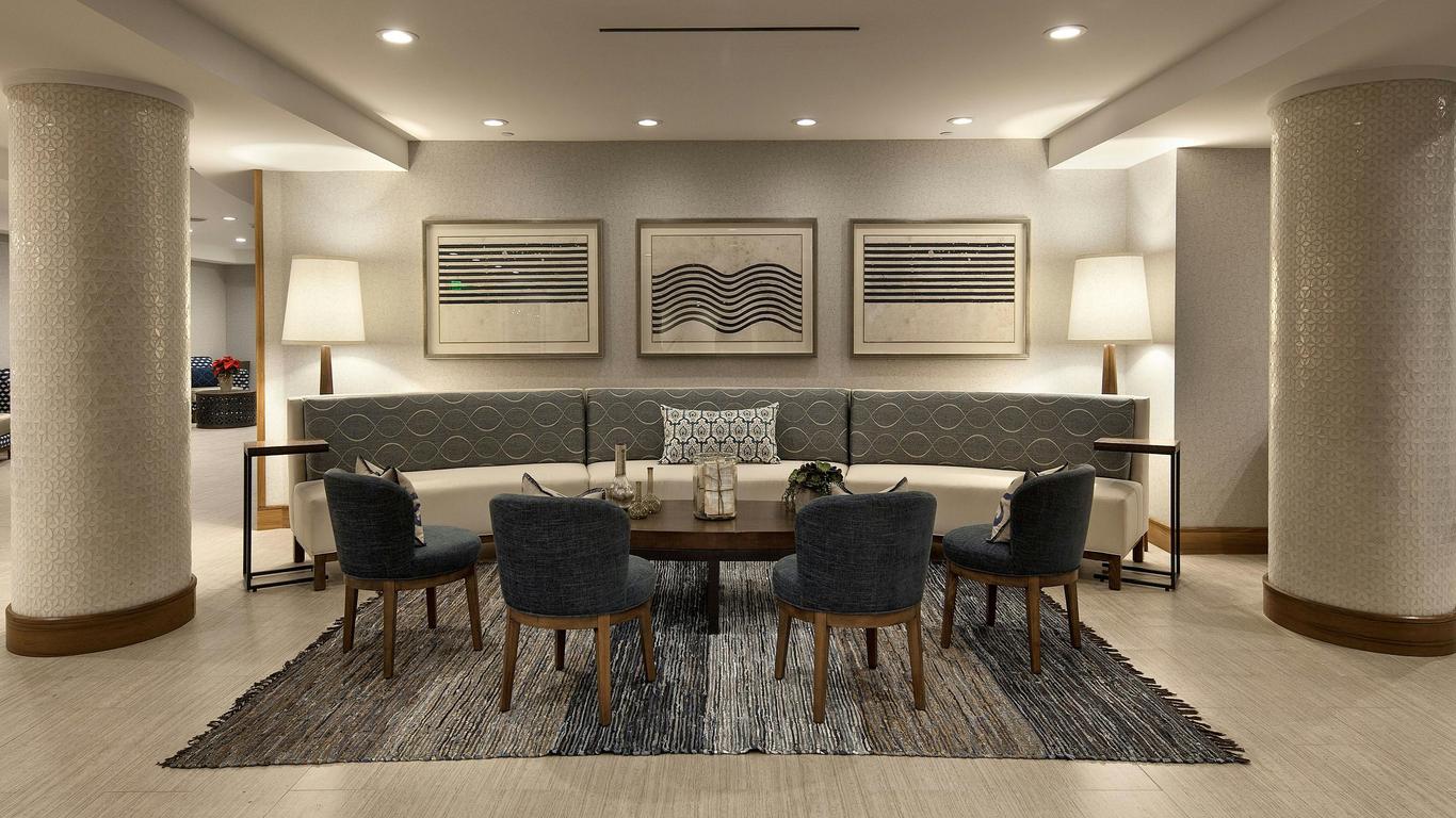 Redondo Beach Hotel, Tapestry Collection by Hilton