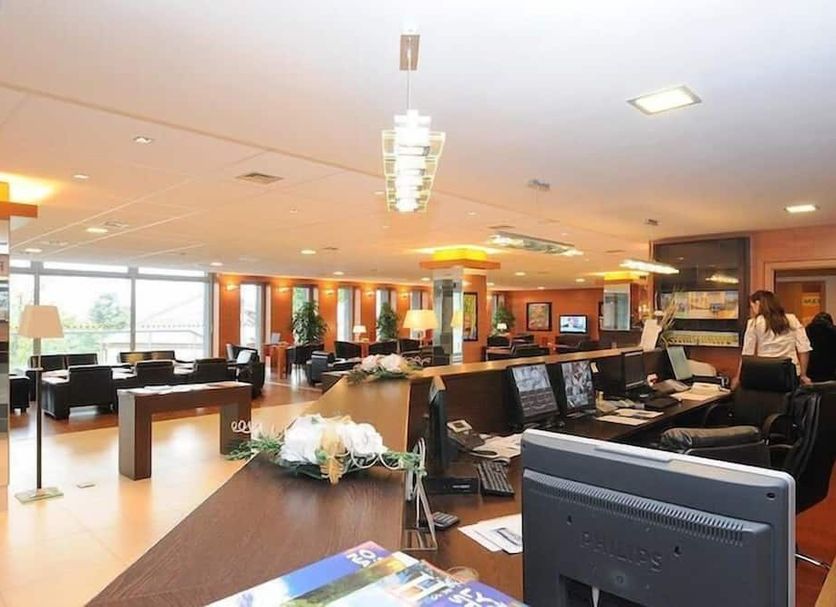 Front desk Photo