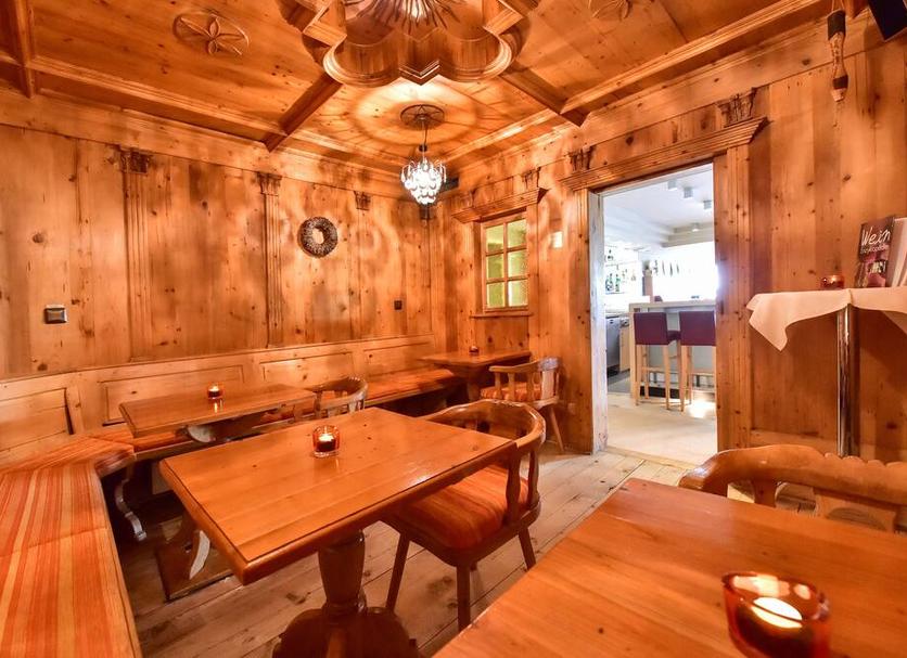 Dining room Photo