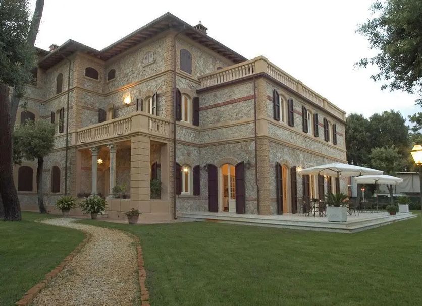 Building Photo