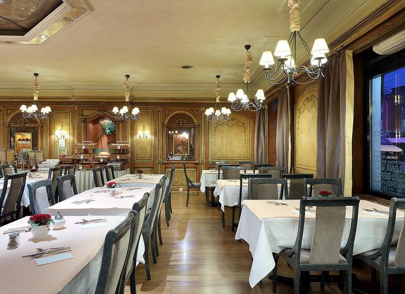Restaurant Photo