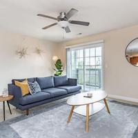 ConTemporary Stay in Central Peoria
