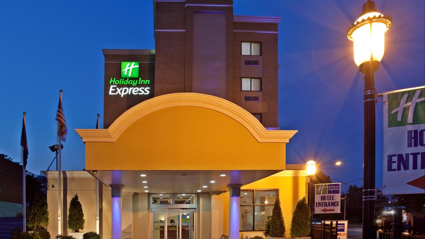 Holiday Inn Express Laguardia Airport, An IHG Hotel