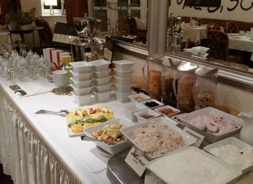 Buffet Photo