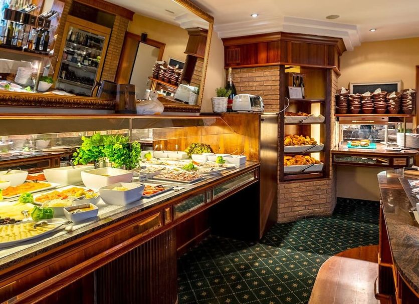 Buffet Photo