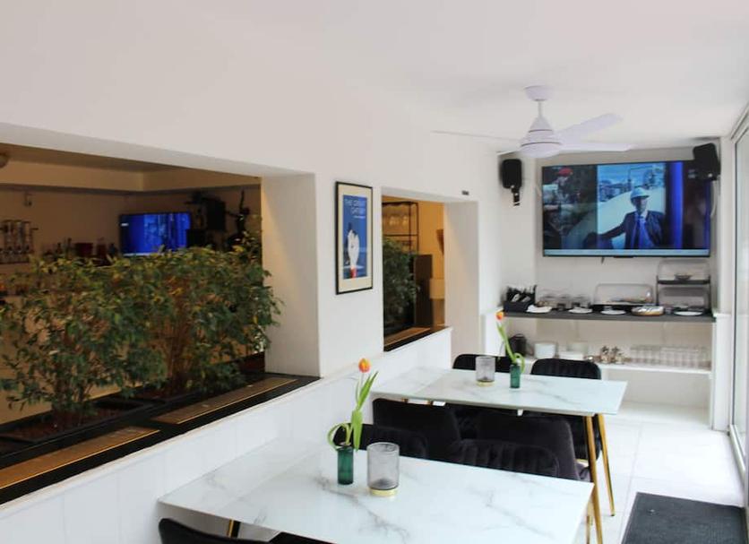 Dining room Photo