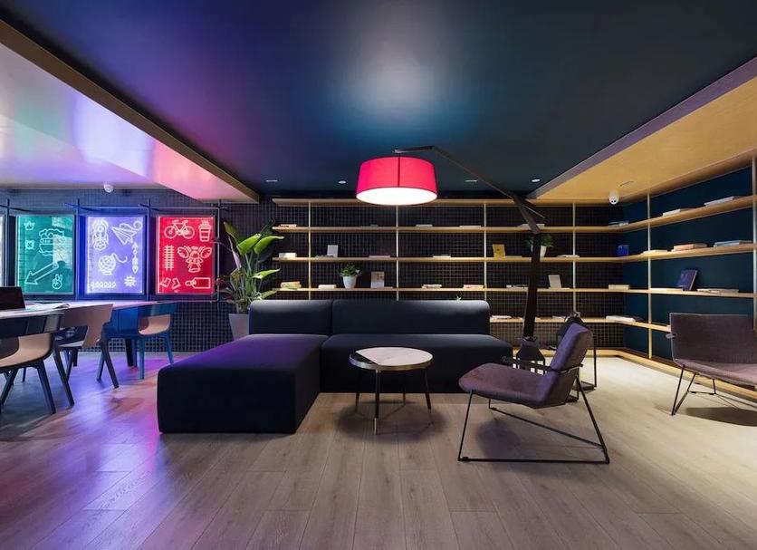 Lounge Photo
