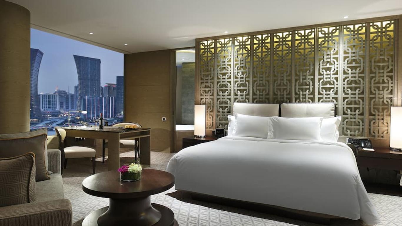 Banyan Tree Shanghai on the Bund