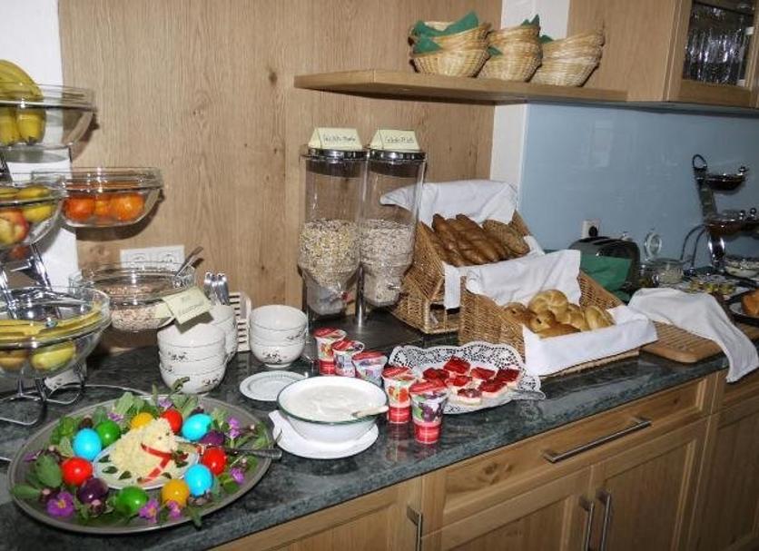 Buffet Photo