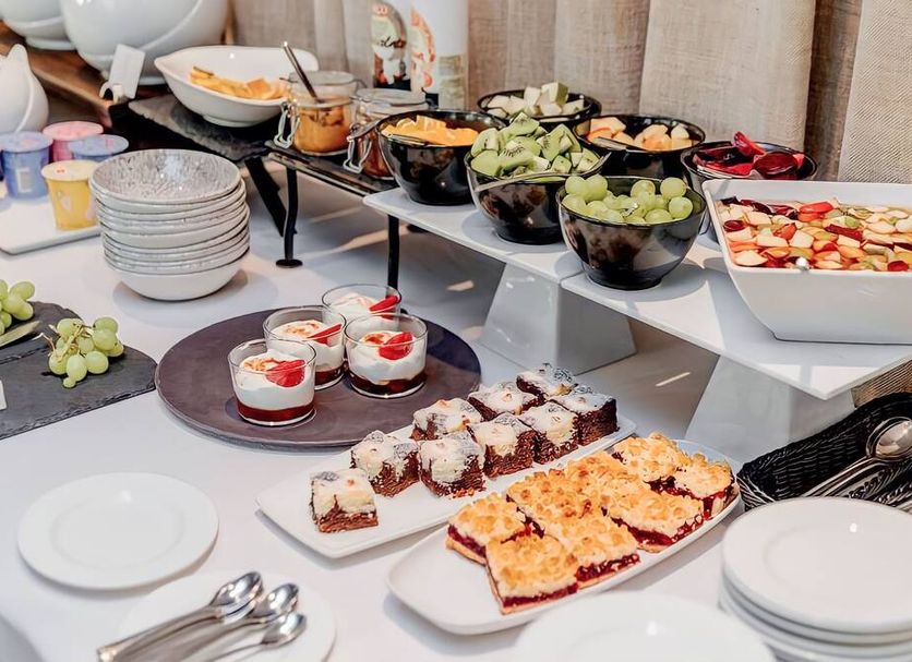 Buffet Photo