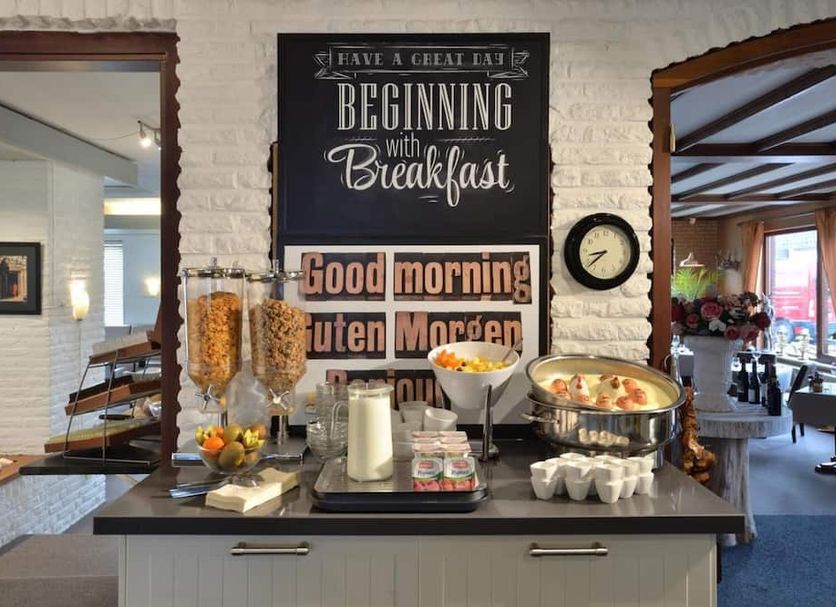 Buffet Photo
