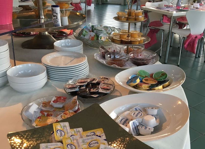 Buffet Photo