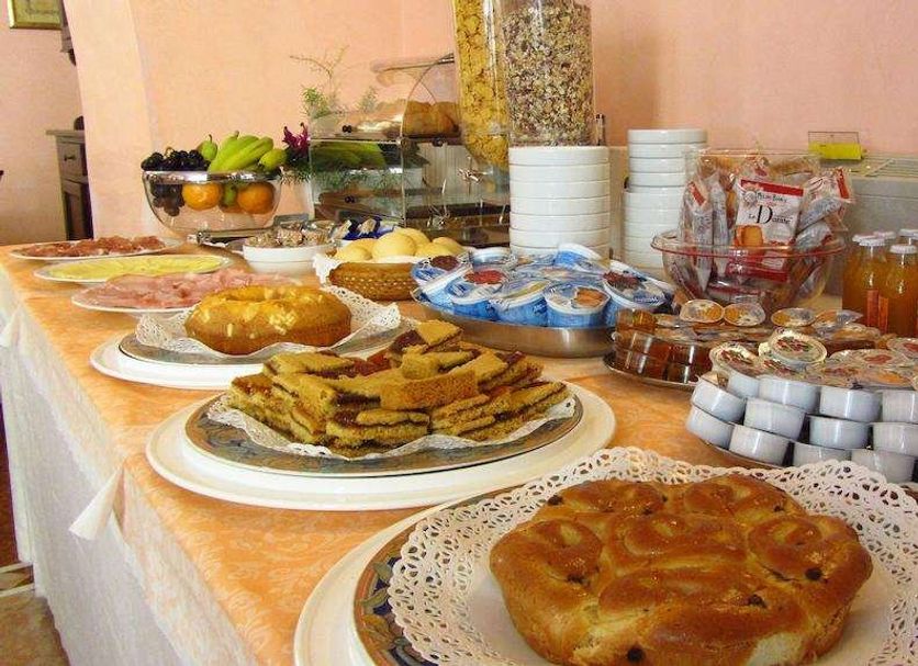 Buffet Photo
